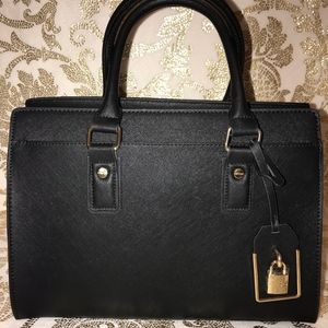 Beautiful Black HandBag/Cross Body Bag!